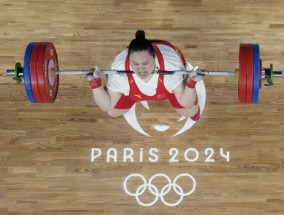 李雯雯在巴黎奥运会上为中国赢得了五枚举重金牌